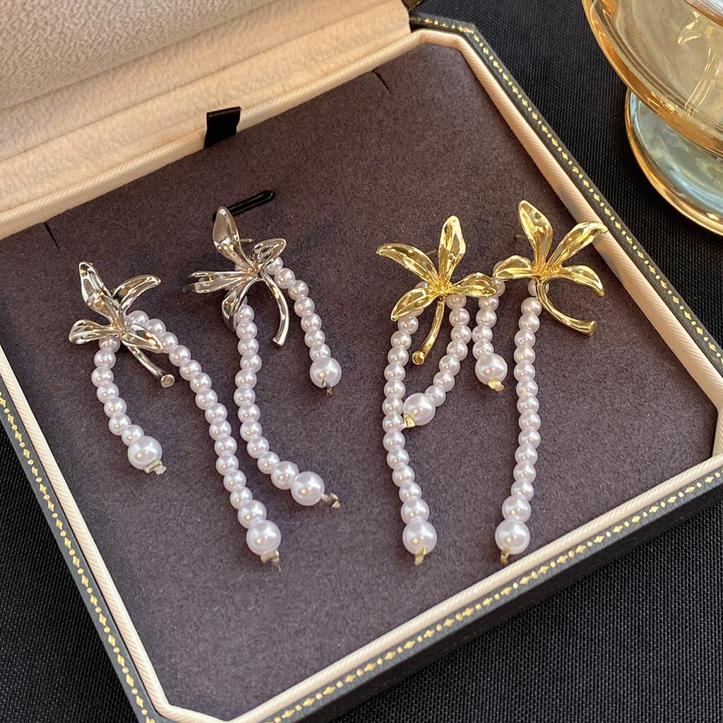French Retro Iris Stud Earrings Pearl Beaded Tassel Simple And Sweet Long Face Small Earrings Women