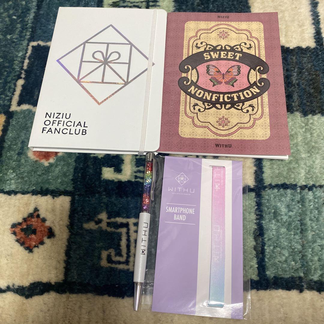 

[USED] Niziu 2 notepads, ballpoint pen, and smartphone band