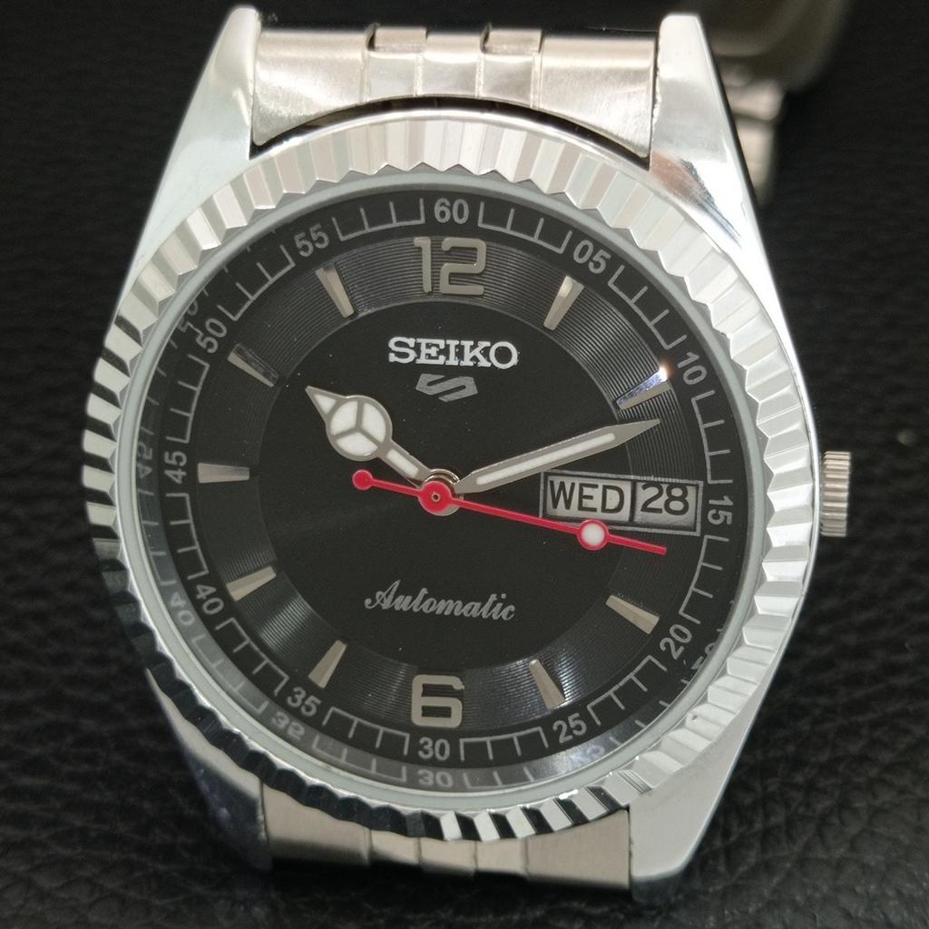 VINTAGE REFURBISHED SEIKO 5 AUTOMATIC JAPAN MENS BLACK DIAL WATCH a444526-1