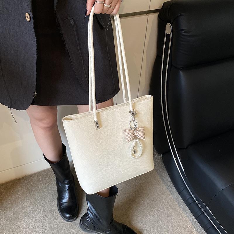 Textured Niche Soft Leather Women's Bags 2025 New Models Are Popular This Year, Vegetable Baskets, Bucket Bags, Portable Shoulder Bags