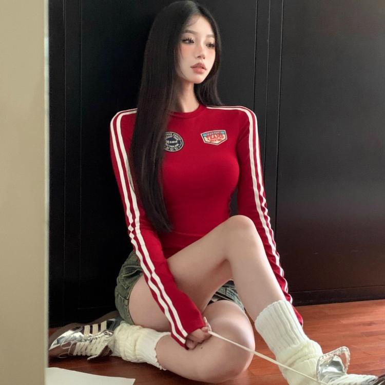 Vintage czerwona koszulka damska koszulka z długim rękawem tunika modne koszulki O-neck haft Y2k krótkie bluzki seksowne koszule dla kobiet