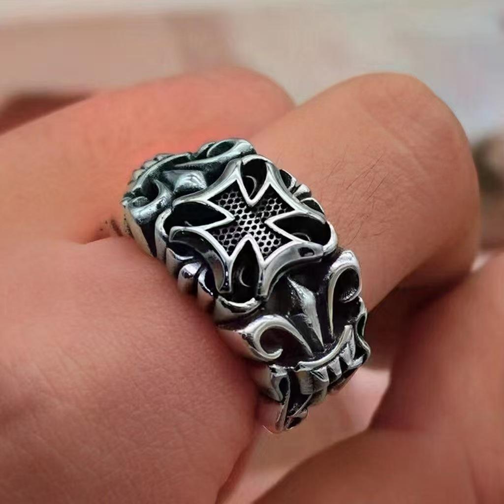 Men's Distressed Living Ring, Retro Poseidon-like Marine Trident-like Ring