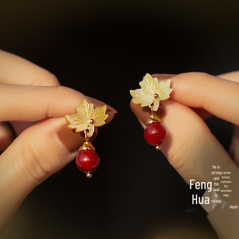 Elegant Ebony Flower Hairpin for Women – Ancient Style, High-End Feel, Simple Chinese Design, Perfect for Daily Use.