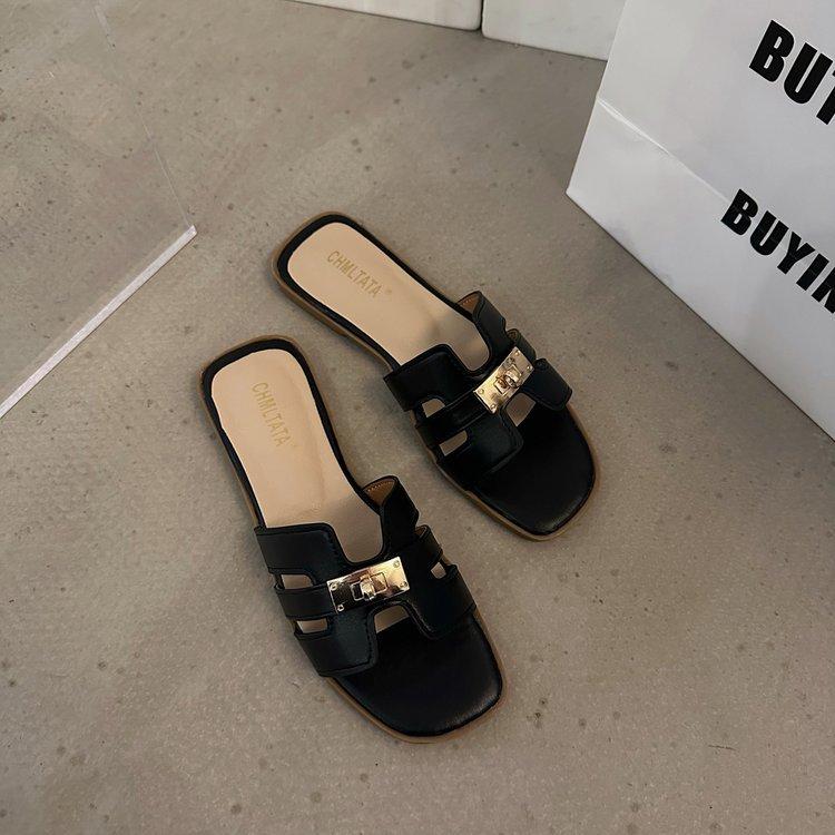 Spot Flat-bottomed Slippers Women's Outer Wear Summer 2025 New One-word Open-toe Lock Cool Slippers Women's Foreign Trade