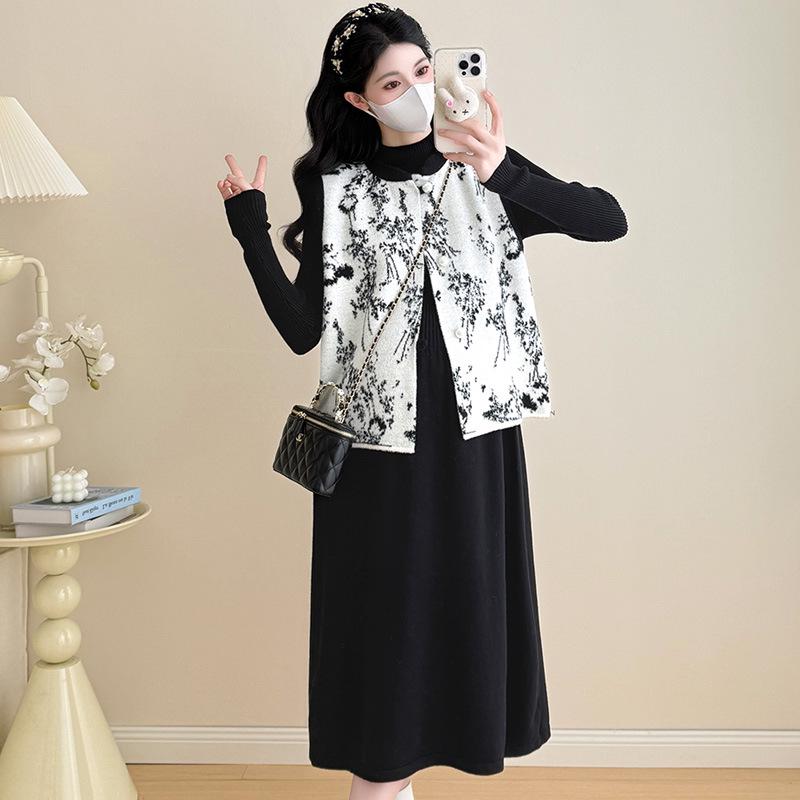 Chinese Retro Faux Mink Velvet Vest & Knit Dress Maternity Two-Piece Set for Autumn/Winter M