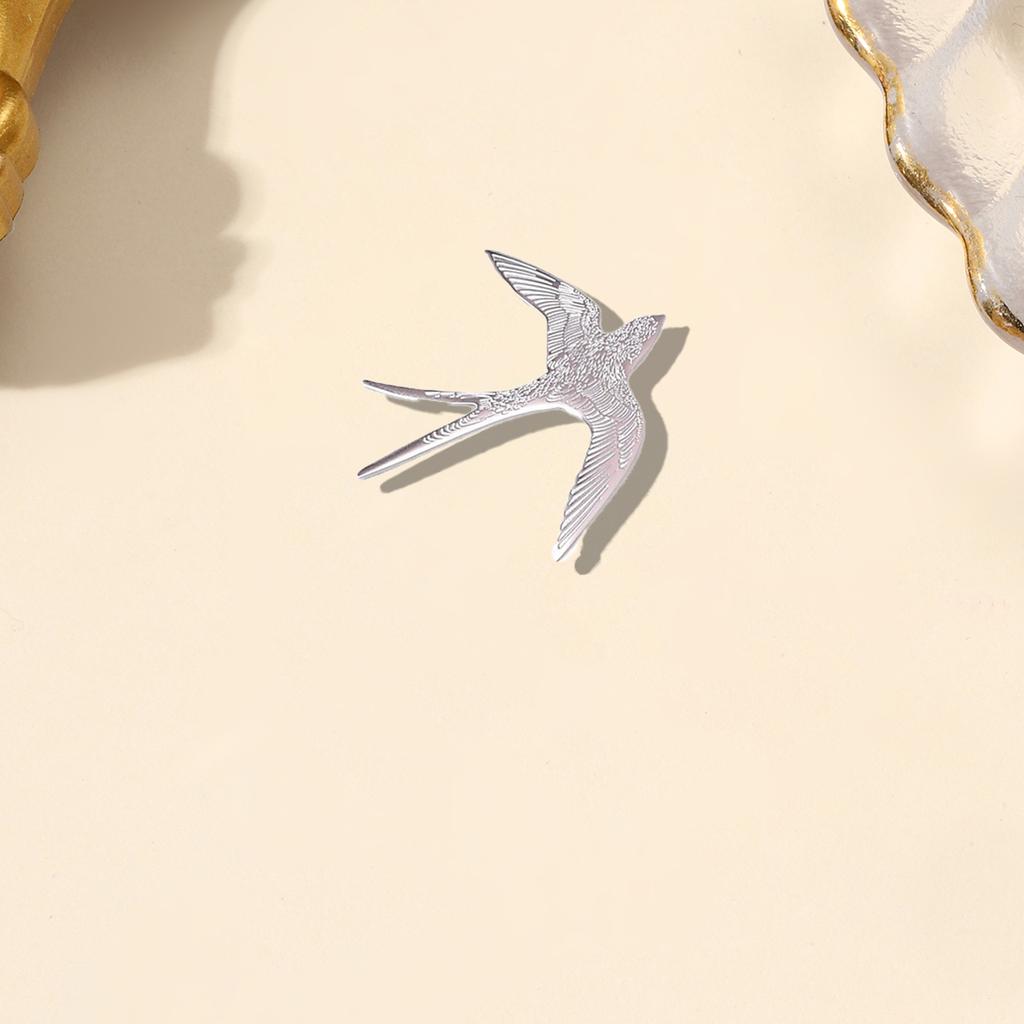 Swallow-shaped Brooch Universal Metal Simple Bird Badge Fashionable and Versatile Clothes Bag Scarf and Accessories Brooch