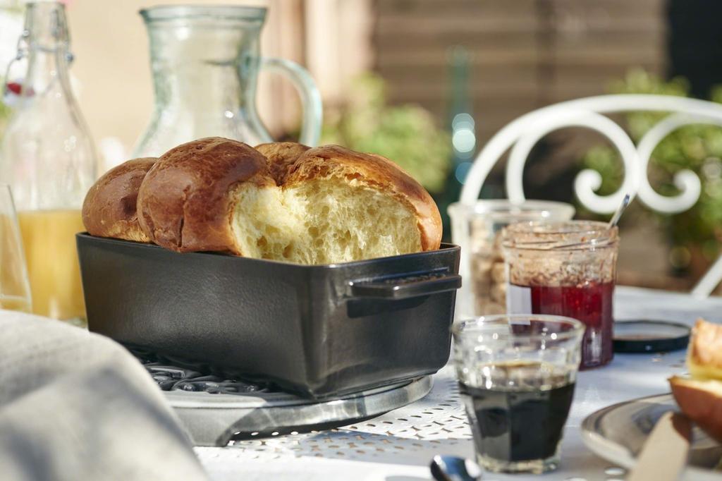 Staub Cake & Bread Pan (without lid), Black, 23cm x 11.5cm, Cake and Bread Pan, Induction Compatible, Officially Sold in Japan, Specialty 40501-046