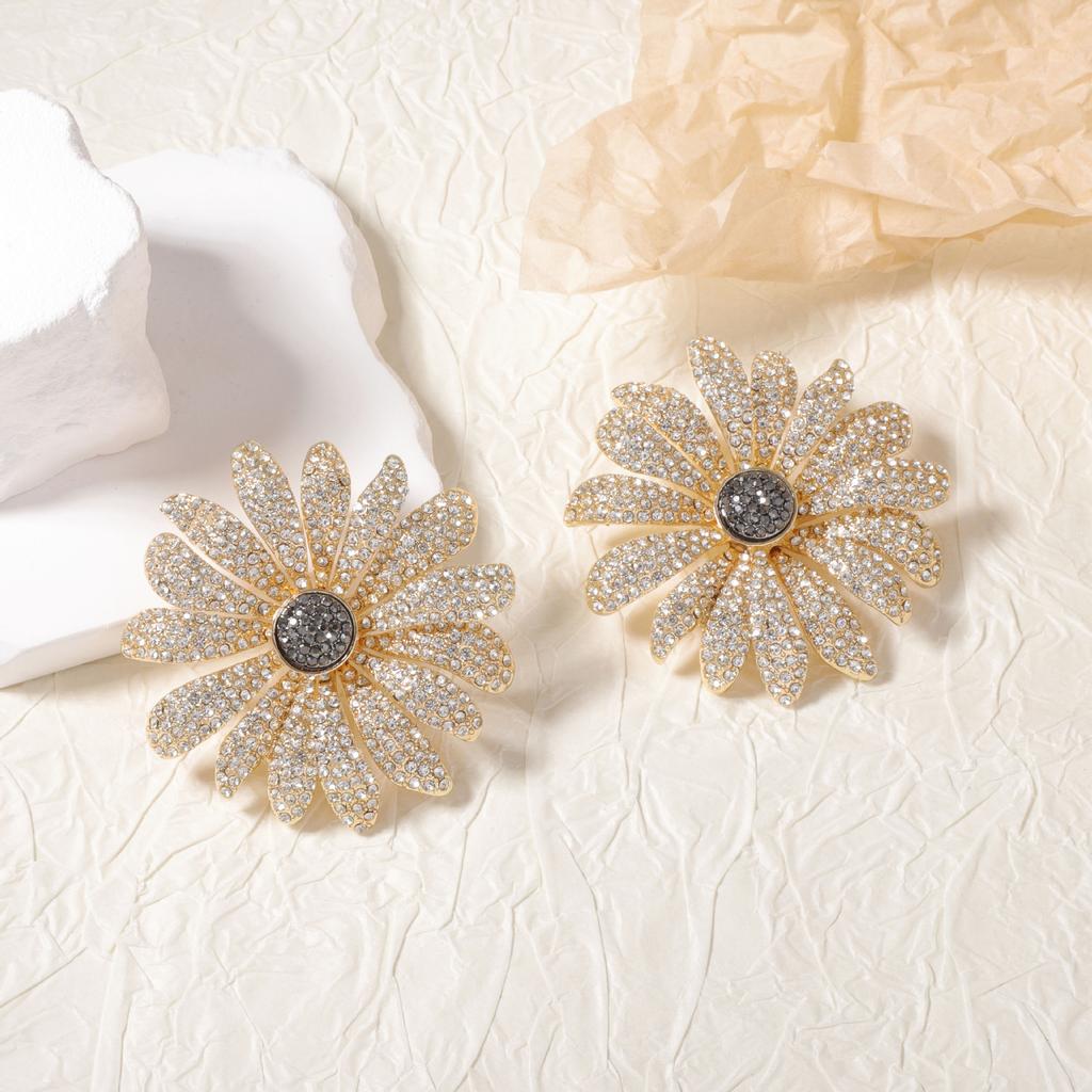 Exaggerated Exquisite Heavy Industry Alloy Full of Diamonds Temperament Big Flower Stud Earrings Medieval Fashion Party Women's Models