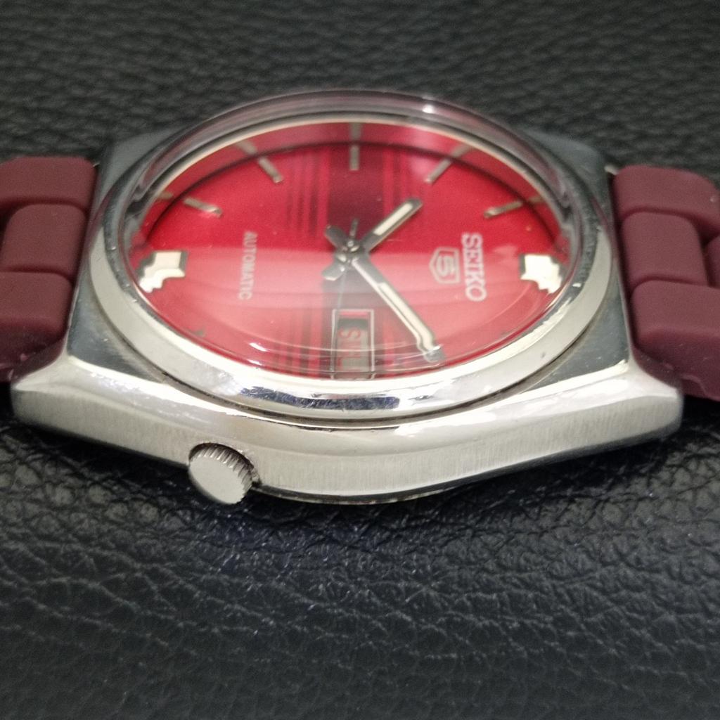 SEIKO 5 AUTOMATIC 7009A VINTAGE JAPAN MENS RED COLOR DIAL WATCH a701480-5 R206b-a701480