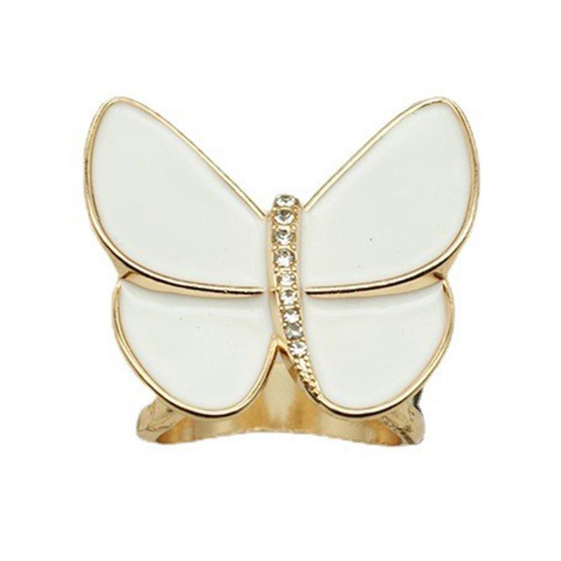 "Pearl Silk Scarf & Coat Buckle - High-End Korean Dual-Purpose Accessory"