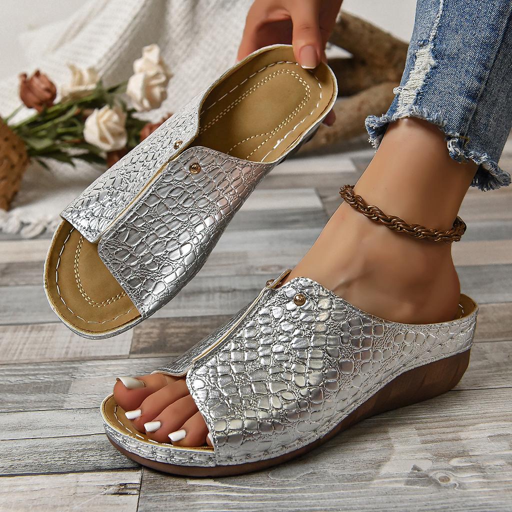 New large size sandals platform fish mouth sewing line European beautiful women's slippers crocodile pattern PU women's slippers