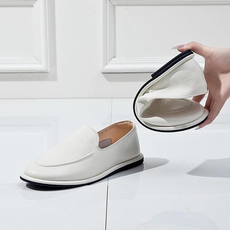 Fashion High Quality Soft Leather Loafers Women Comfortable Lightweight Round Toe Shallow Design Flat Shoes Elegant Commuter Office Shoe