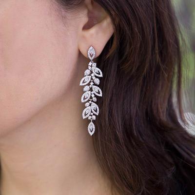 Huitan Ästhetische, blattförmige, lange Hängeohrringe für Damen für Hochzeitsfeiern, Bling Bling, Zirkonia, luxuriöser, trendiger Schmuck, neu