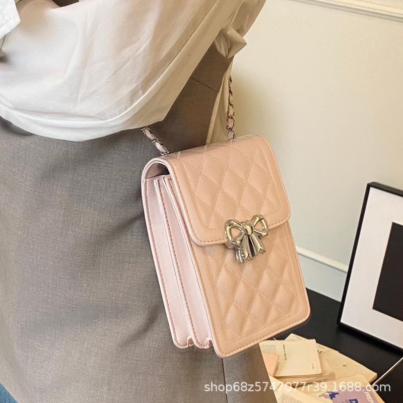 Xiaoxiangfeng diamond chain small bag girls 2025 new Korean version niche versatile mobile phone bag commuter messenger bag