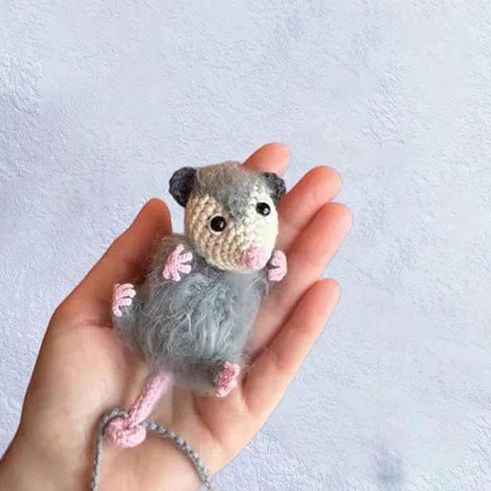 Decoração Fofa para Espelho Retrovisor de Carro, Ornamento de Possum Tricotado, Amuleto Automotivo, Enfeites, Chaveiro Pingente Feito à Mão, Acessórios para Interior de Carro