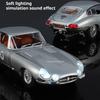 1:24 E-TYPE 300SL Vintage Car Model Toy Doors Opened Light Sound Shock Absorption Miniature Vehicles Birthday Gifts for Kids