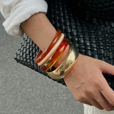 Vintage Bernstein verschmierter Acryl-Armreif, Stilvoller Marmorharz breiter Armreif