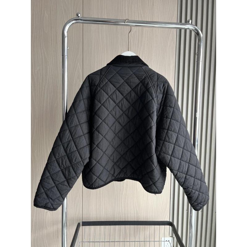 Women's Quilted Jacket with Padded Lining Model Traf Casual and Simple Diamond Quilted Short Puffer Jacket with Collar