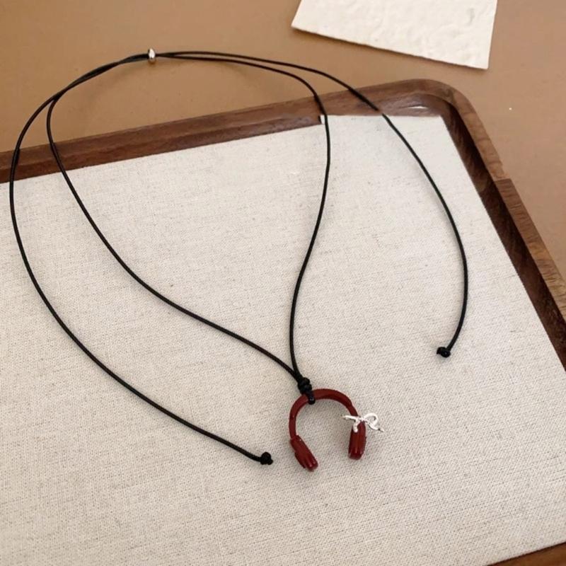 Elegant Headphone Pendant Necklace For Women Stylish Layering Jewelry Gift Trendy Minimalist Neck Chain Accessory