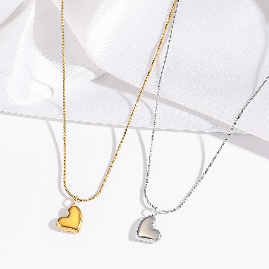 Women's Stainless Steel Heart Necklace - European & American Style, Titanium, Peach Heart, Trendy French Clavicle Chain