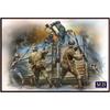 Master Box 1/35 Scale British-German First War Hand-to-Hand Combat Plastic Model Kit (2 British Soldiers & 3 German Soldiers) with Mini Trench Diorama