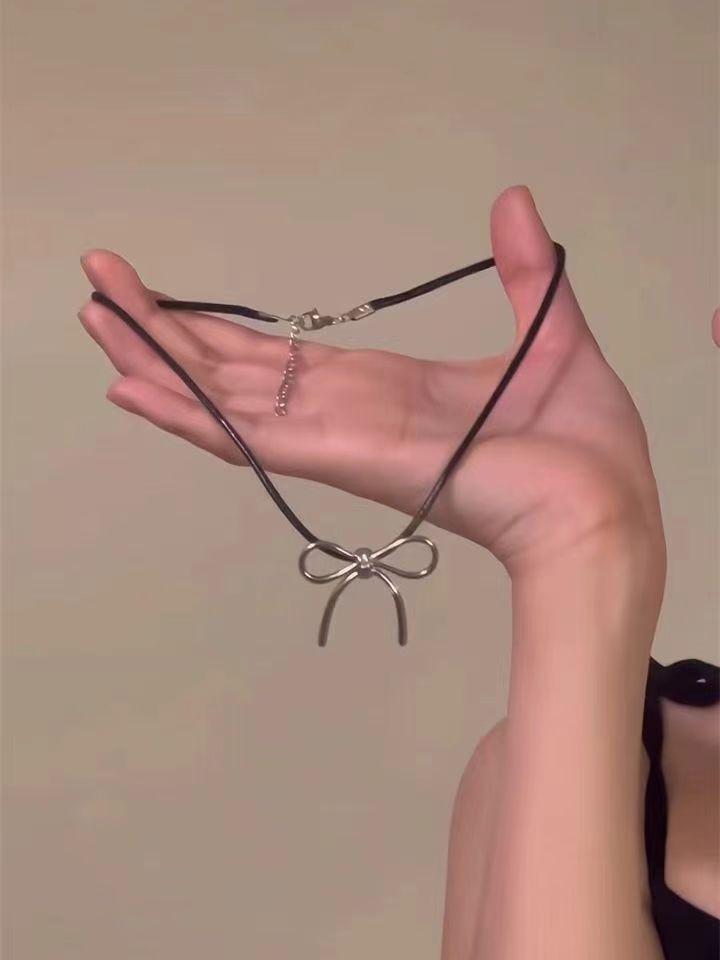 2025 Punk Necklace: Irregular Y2K Subculture Clavicle Chain for Men & Women