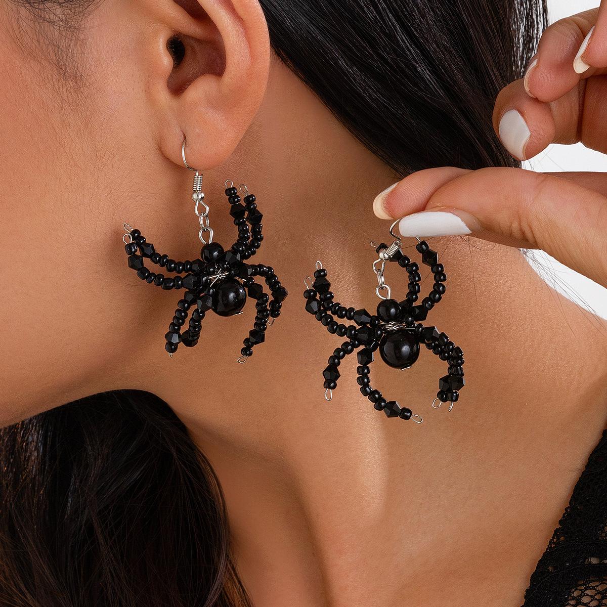 Gothic Dark Wind Crystal Spider Necklace Halloween Punk Exaggerated Imitation Pearl Beaded Collarbone Chain