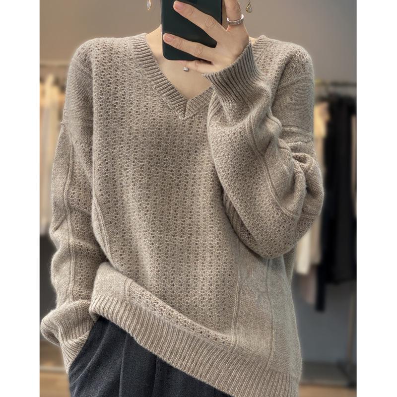 100V Women's Oversized Wool Sweater - Thick Knit, Long Sleeve, Fashionable Collar for Autumn