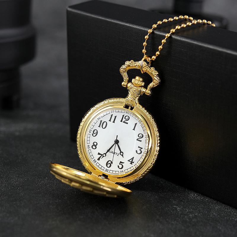 2pcs/set,1PC Vintage Poker Carved Case Design Quartz Pocket Watch & 1PC Fashion Eagle Pendant Necklace,ideal Choice for Gifts To Men Women