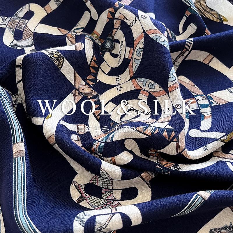 Design Sense Fashion Silk Wool Silk Scarf 2025 New Autumn and Winter Silk Wool Square Scarf Retro Double-sided 70 Silk Wool Scarf