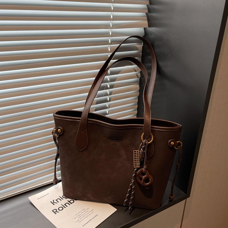 New Fashion Commuter Retro Shoulder Bag Armpit Bag Casual Tote Bag Personalized Trend Handbag