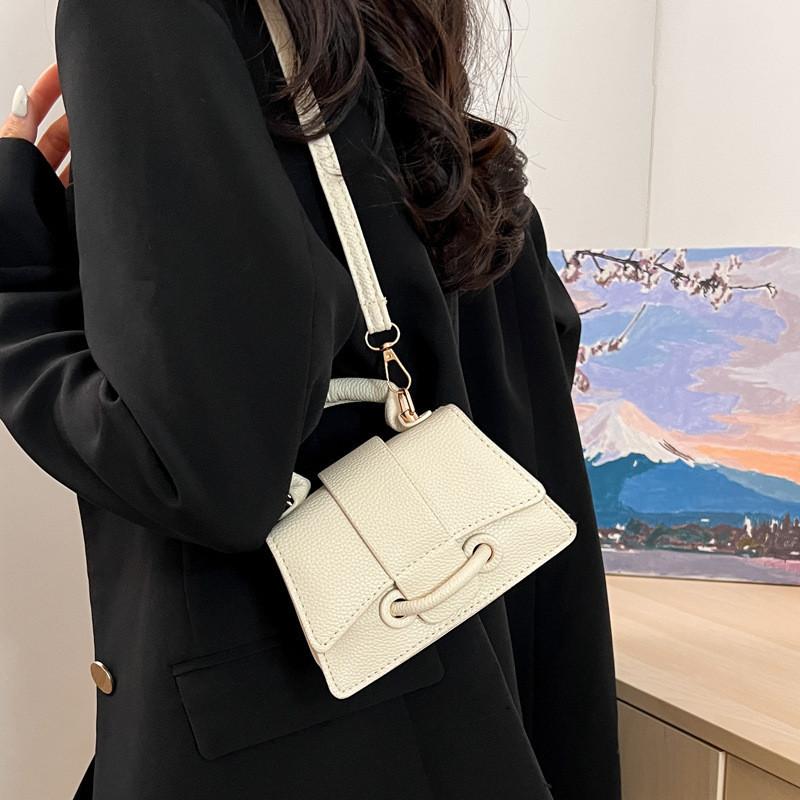 Stylish Pu Leather Shoulder Bag For Women Small Square Bag With Flap Cover Design