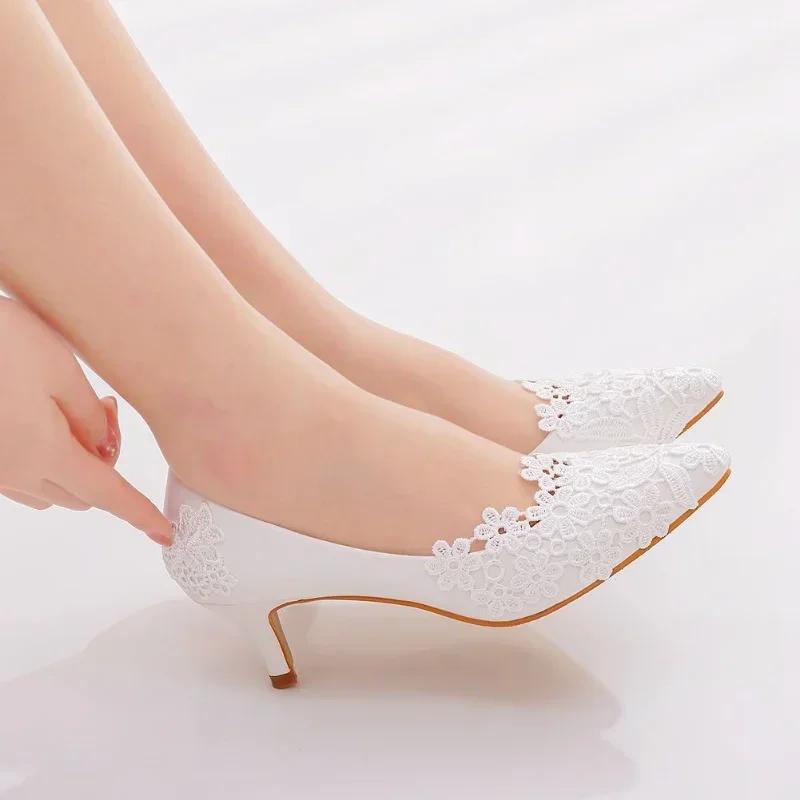 Fashion 2025 Fashion Women's Crystal Queen White Lace Flower Wedding Shoes Woman Point Toe Slips Lady Dress Flats Sneaker Big Size 43