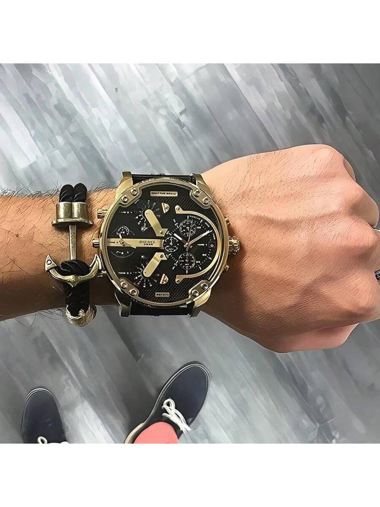 Diesel 57mm Übergroßer Chronograph mit 4 Zeitzonen für Herren – Statement Lederarmbanduhr Perfekt für Reisen, Ausgehen & Street Fashion – DZ7371