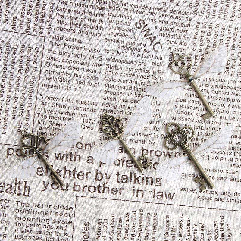 Flying Keys DIY Handmade Accessories with Dragonfly Wing Charms Vintage Bronze Skeleton for Key Party Wedding Favor Supp