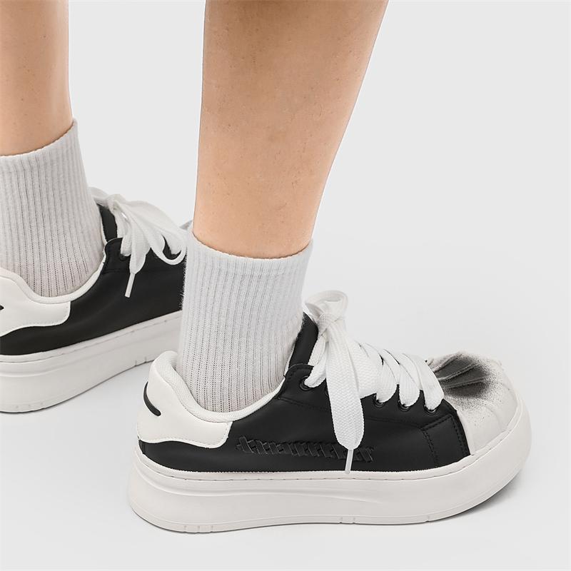 2026 New Thick Soled Trendy Casual Versatile Breathable Niche Big Head Low Top Board Shoes Men's Shoes