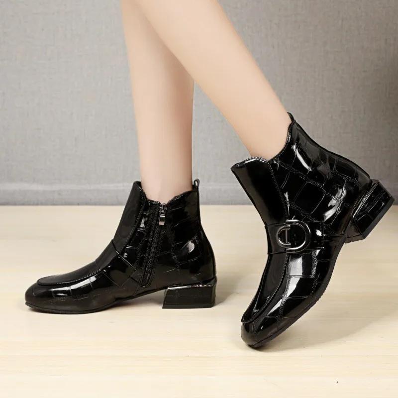Fashion New Lacquer Leather Short Boots Women New Four Seasons British Fashion Plush Comfort Boots Outdoor Walking Casual Shoes