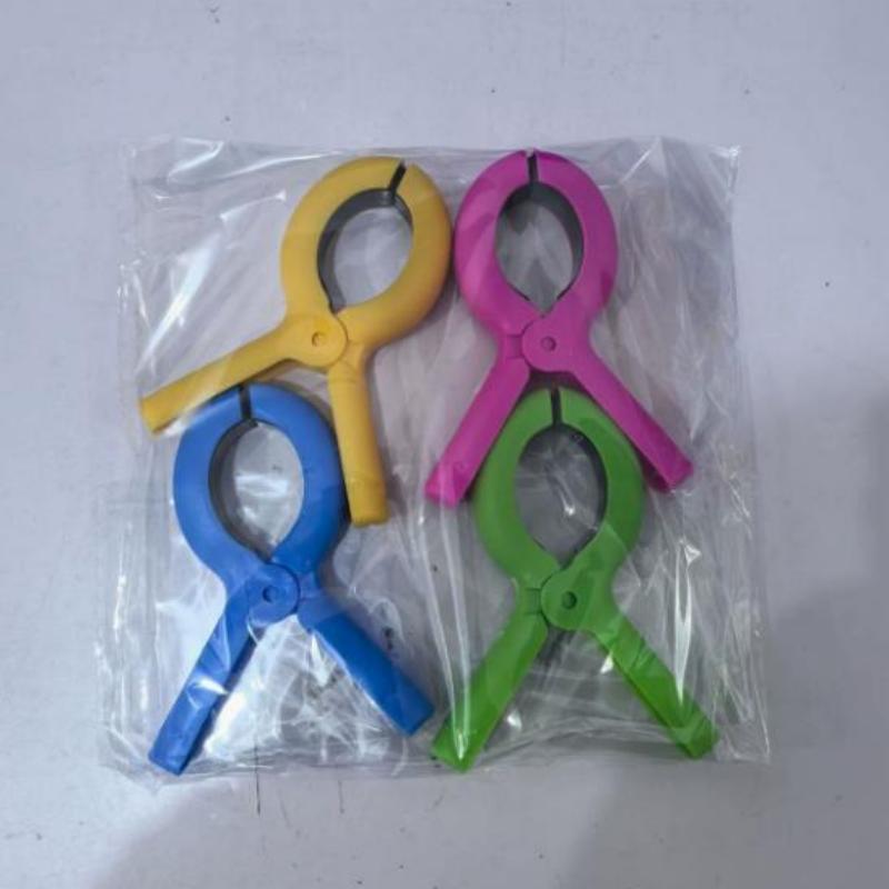 

4Pcs Large Beach Towel Clips Windproof Non-Slip Clothes Pins 4pcs pack