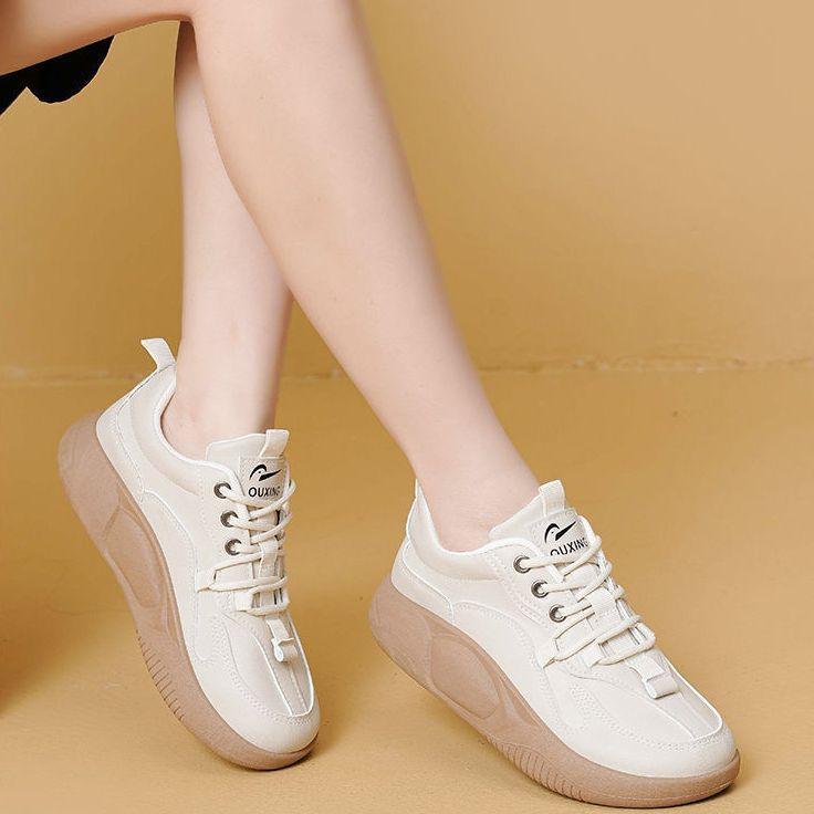 

Настоящая мягкая кожа, наступающая на дерьмо, ощущение пустоты, папины туфли для женщин 2025 года, осень, новые сверхлегкие, мягкая подошва, модная спортивная и досуговая обувь 35