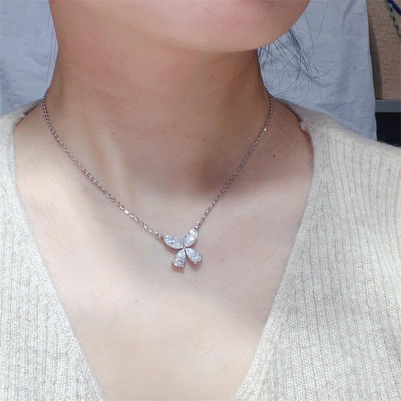 4 Carat D Color Moissanite Four-Leaf Clover Pendant Necklace for Women - Versatile Jewelry for Evening Gown or Wedding Dress