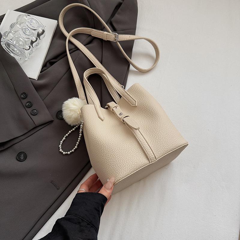 Niche Simple Portable Vegetable Basket Bag Women's 2025 Autumn New Commuter Large-capacity Shoulder Crossbody Bucket Bag