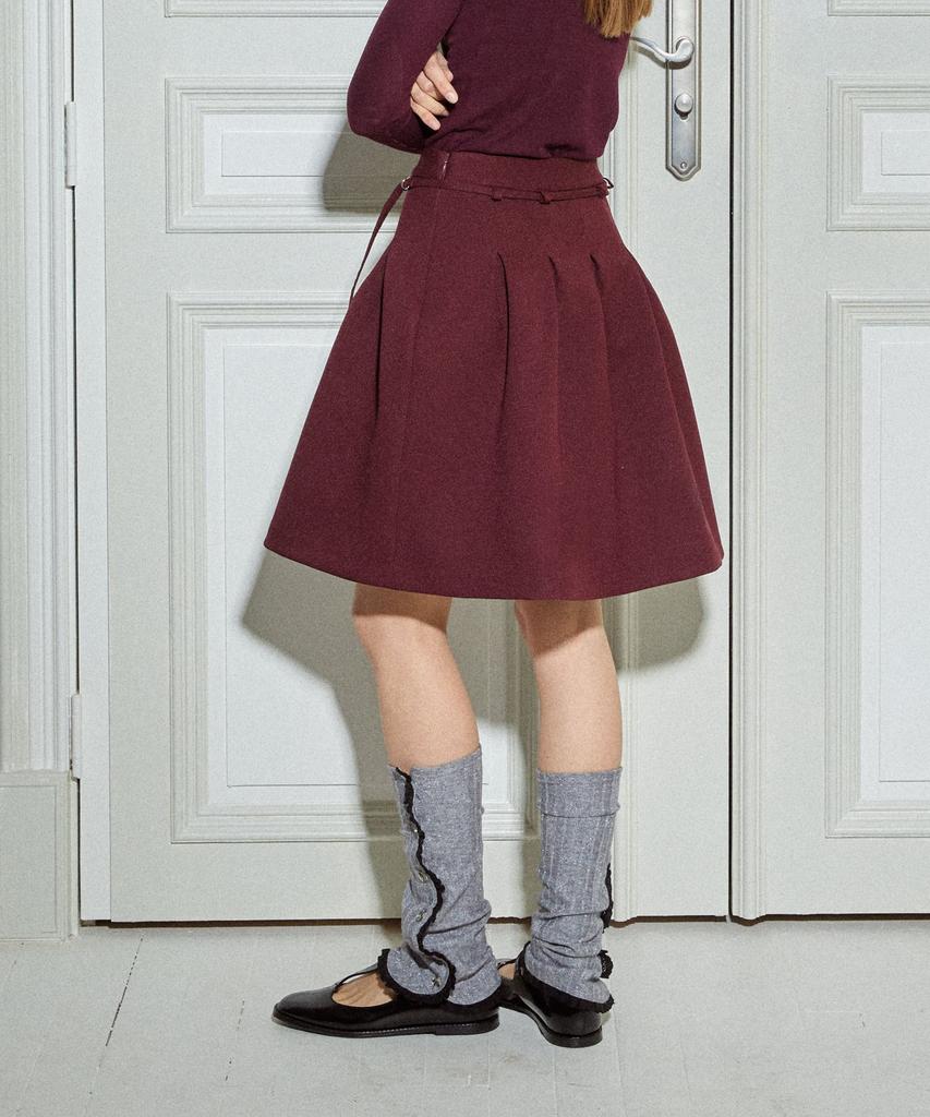 Mais Volume Pleats Mini Skirt / Burgundy