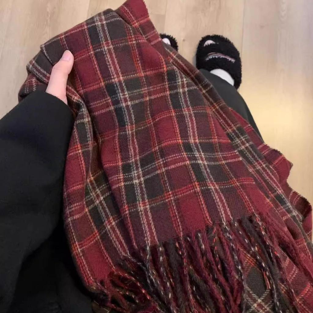 Korean Winter Green Plaid Scarf - Women's High-End Warm Shawl & Neck Warmer in Imitation Cashmere