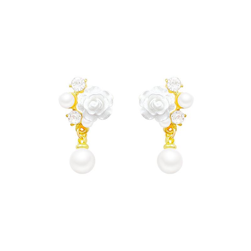 Pearl Flower Earrings: S925 Silver Needle, Korean Light Luxury Design