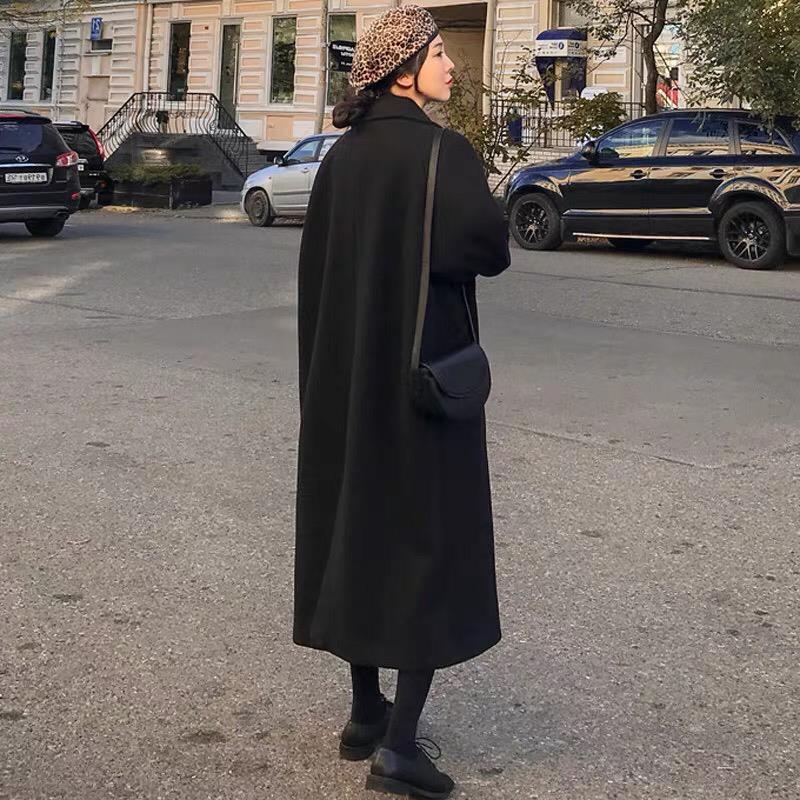 Dámský vlněný kabát černé barvy střední délky nad koleno, Hepburn styl, korejský styl, volný střih, styl Mori, připravený na zimu.