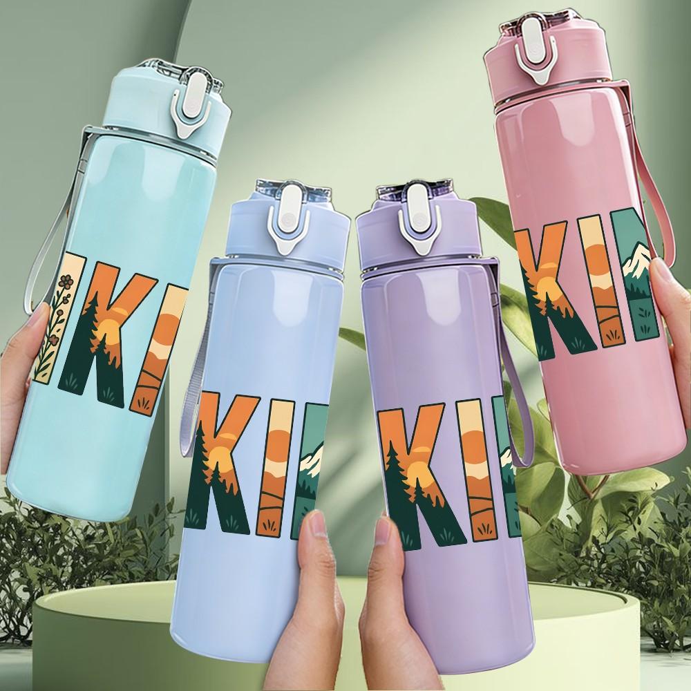 1PC Hiking Retro Bold Letter Text Print 750ml Color Plastic Sports Water Bottle Leakproof Flip Straw Lid Suitable for Sports Office Home Use