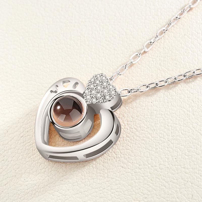 Love Memory Necklace: Projects 'I Love You' in 100 Languages, TikTok-Style Couple's Copper Clavicle Chain