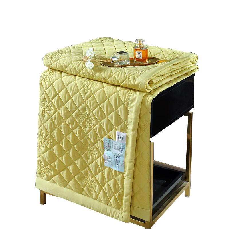 

Elegant Life Summer Cooling Quilt