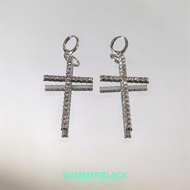 

Модные серьги-пусеты с микро-инкрустацией в виде креста, в стиле Ins, женские нишевые серьги, трендовые элегантные серьги, стильные панк-серьги Rhinestone Cross Earrings