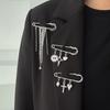 Elegant Brooch Pin Featuring Tassels and Chain Detail Decorated by Imitation Pearls for Personalizing Garments